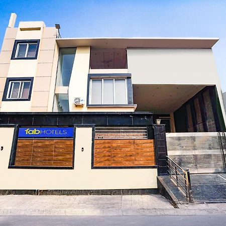 Fabhotel Villa De Benares المظهر الخارجي الصورة