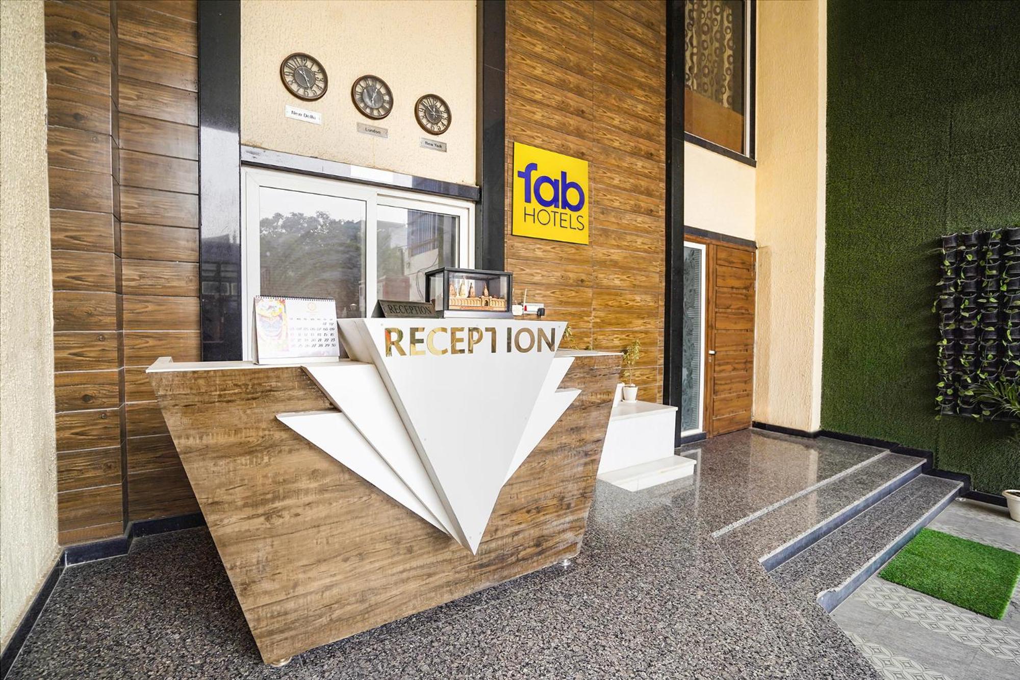 Fabhotel Villa De Benares المظهر الخارجي الصورة