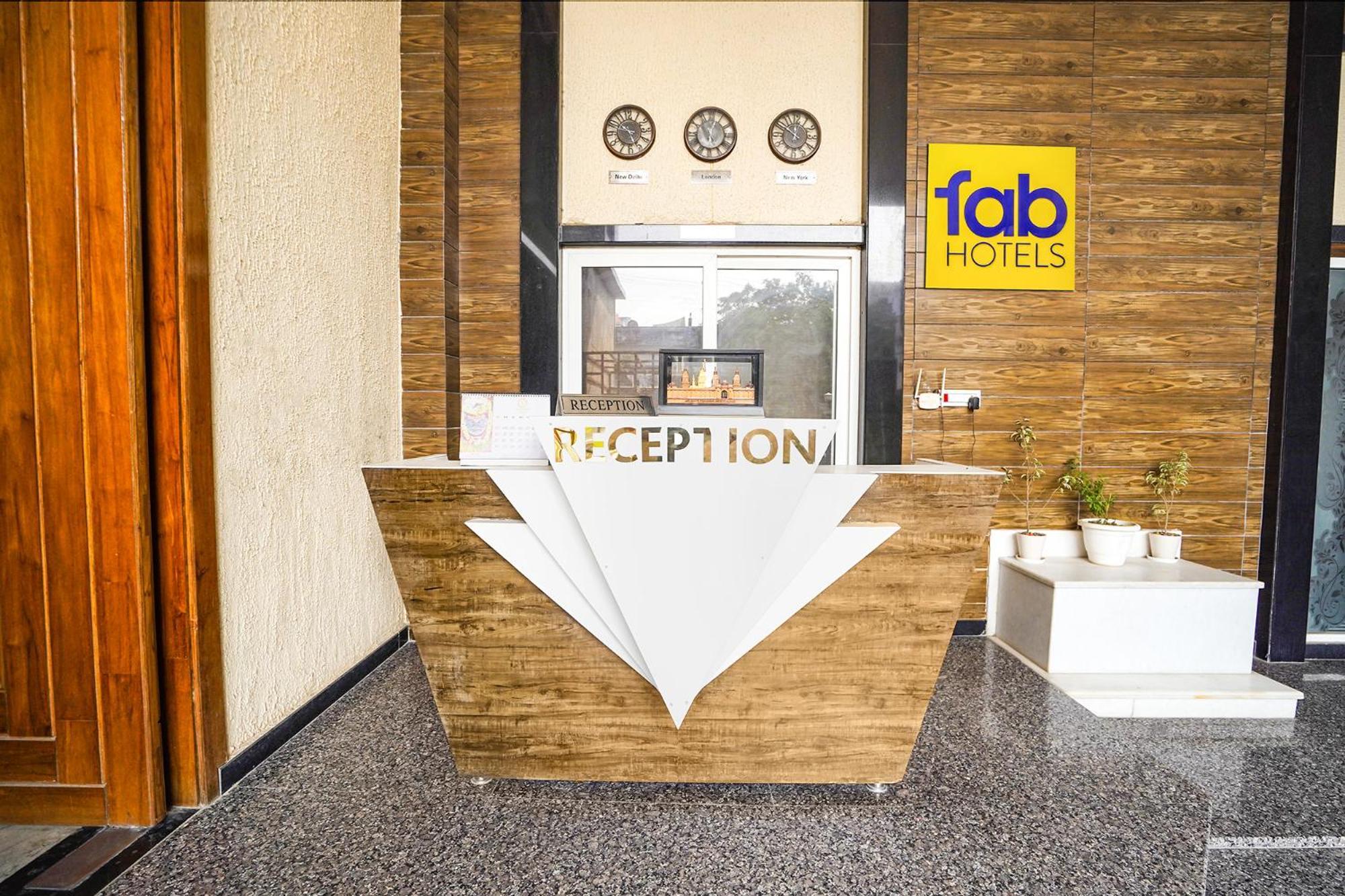 Fabhotel Villa De Benares المظهر الخارجي الصورة